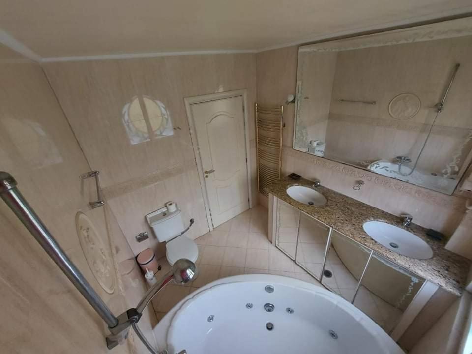 Artemis Luxury *
